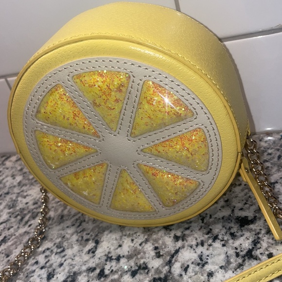 KATE SPADE LEMON 🍋 SPARKLE CROSSBODY BAG Novelty, limited edition, &collectible - Picture 4 of 6